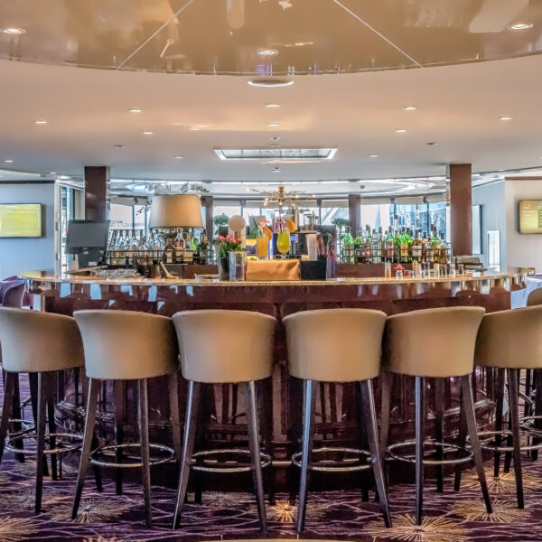 Hotelschiff Charles Dickens - Lounge (bar) 1