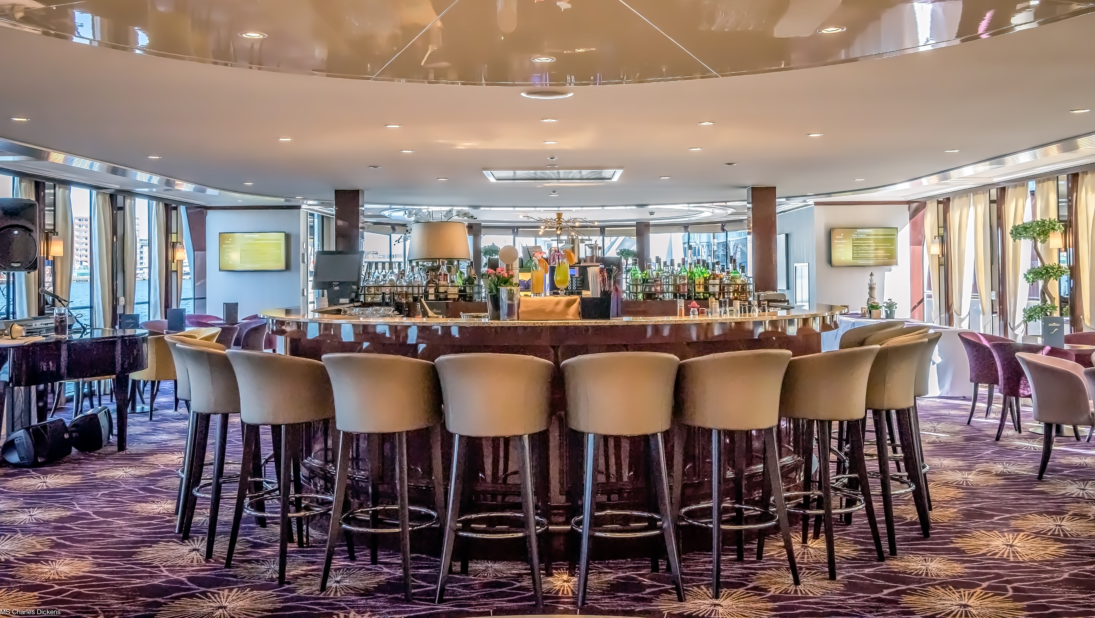 Hotelschiff Charles Dickens - Lounge (bar) 1